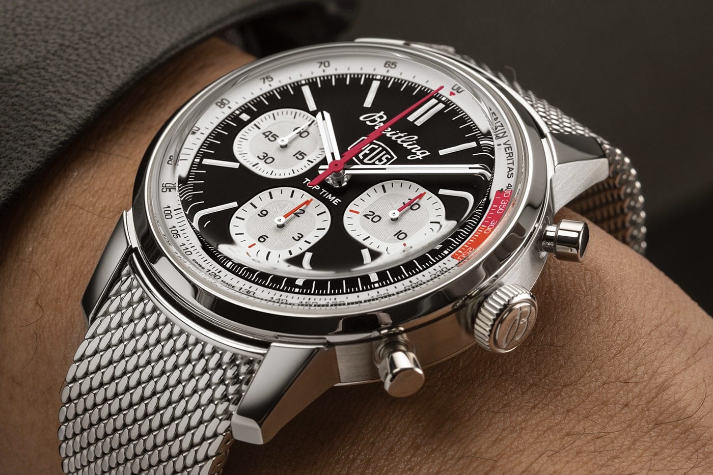, Breitling lance 2 montres chronographe surf et moto à un prix très raisonnable pour des modèles de luxe