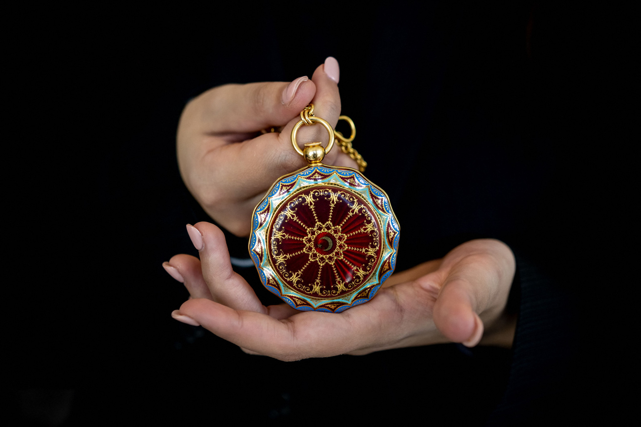 Montre en or et en émail d’Abraham-Louis Breguet à Genève, lors de la vente «Centuries of Time» à la boutique Sotheby’s en mai 2023.
