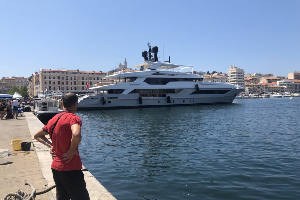 , Marseille. C&rsquo;est quoi ce bateau de luxe à 50 millions d&rsquo;euros sur le Vieux Port