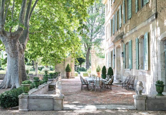 , A Saint-Rémy-de-Provence, la mairie dénonce le « passage en force » d’un hôtel de luxe