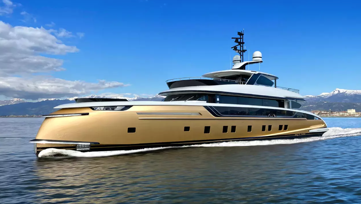 , Le yacht de luxe saisi d&rsquo;un milliardaire biélorusse va être vendu aux enchères sur la Côte d&rsquo;Azur