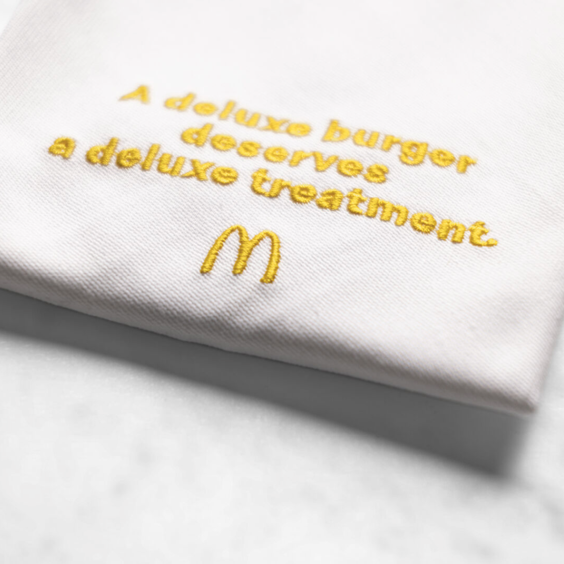 , McDonald’s : le burger Deluxe se mange avec des couverts de luxe