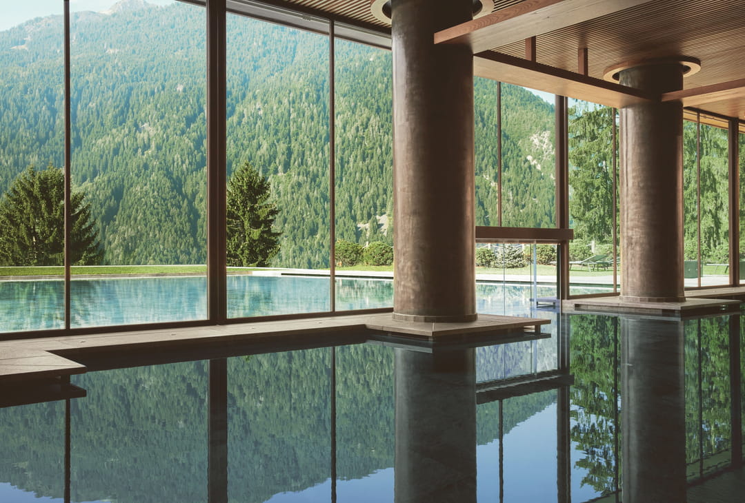 , C&rsquo;est le meilleur spa d&rsquo;Europe, il offre une vue impressionnante et des piscines de luxe