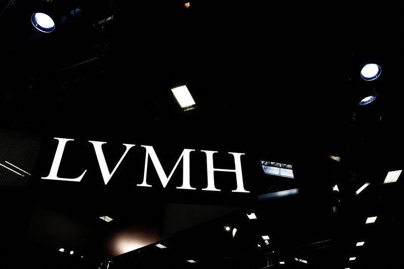 , La croissance des ventes de LVMH au premier trimestre tombe à 3 % en raison du ralentissement de l&rsquo;industrie du luxe