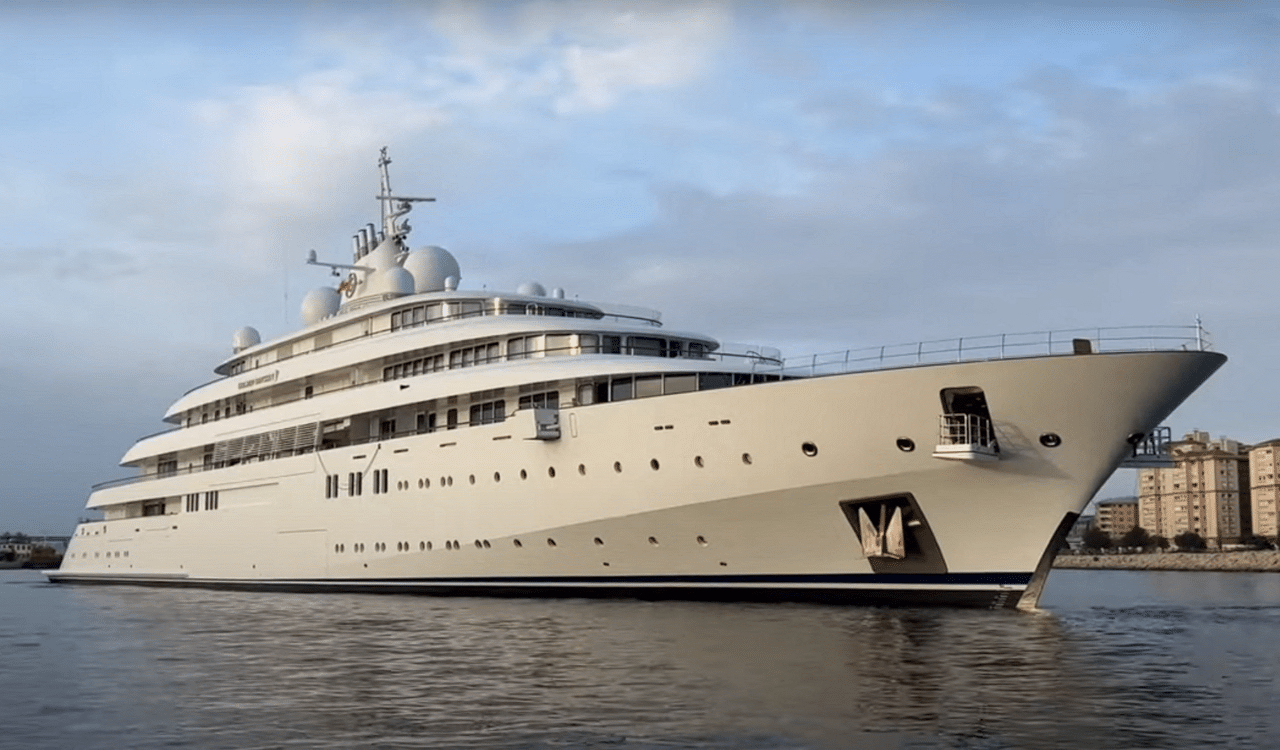 , Port de Nice : c&rsquo;est quoi ce grand bateau de luxe à 150 millions de dollars