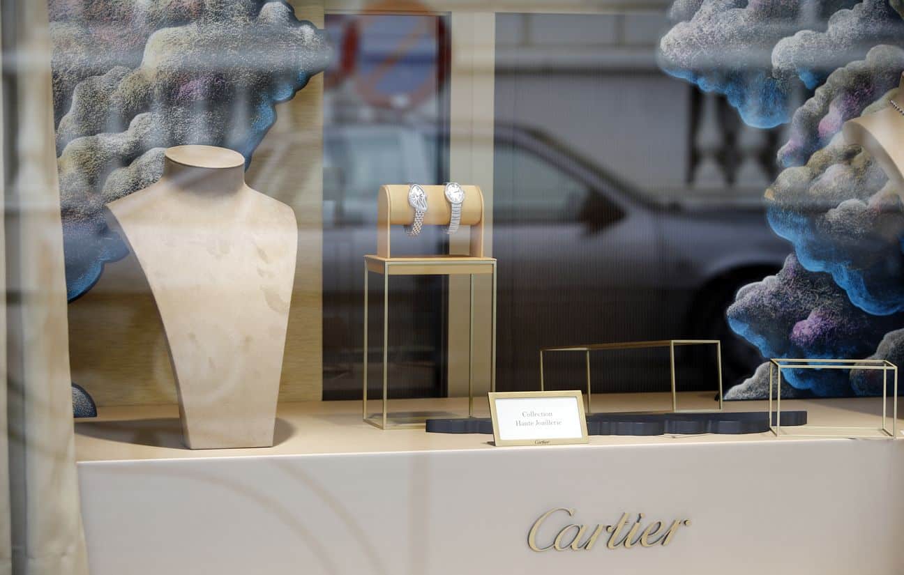 , Un Mexicain achète des boucles d’oreilles Cartier à 28 euros au lieu de 28.000 euros et fait plier le géant du luxe
